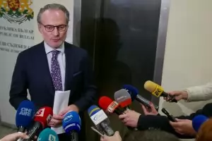 Лозан Панов съди шефката на инспектората за цензура