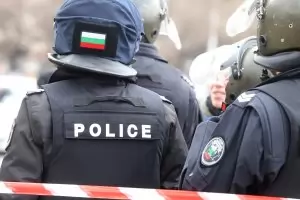 Трима са арестувани за хоро в махалата в Петрич