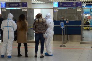Съмненията за ефективността на здравния контрол извършван на летище София