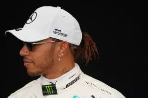 Бивш шеф на F1: Хамилтън не трябва да ходи във "Ферари"