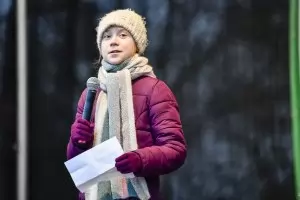 Грета Тунберг ще се кара в Европарламента за климатичния закон