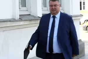 Наполовина са спаднали приходите от осигуровки в НОИ