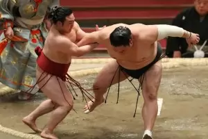 5 от 5 за Аоияма в Осака