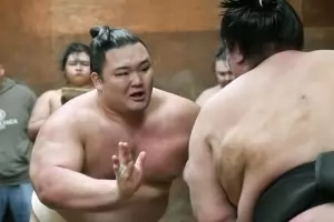 Аоияма започва срещу бразилец в първия сумо турнир без публика