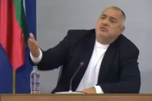 Борисов кипна след скандал 
между репортери и пиарката му