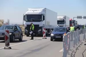 Втори ден софиянци масово се изнасят за Великден (ГАЛЕРИЯ)