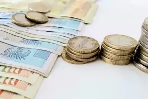 Нови правила за събирачите на дългове палят битка в парламента