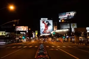 Тръмп иска отваряне на кината