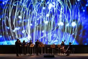 Теодор Ушев рисува тъга в НДК