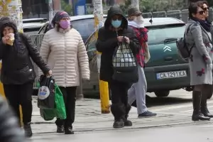 Носенето на маска или шал стана задължително