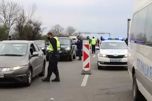 2 км опашка пак се вие на изхода от София към АМ "Тракия"