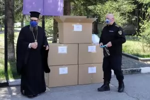Патриаршията дари жандармерията с предпазни шлемове
