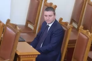2 години прокуратурата мотае разследването за апартамента на Горанов