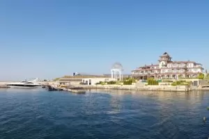 Потушен е пожарът в летните сараи на Доган край Бургас