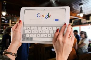 Срещу корпорацията Гугъл Google е внесена жалба във федералния съд