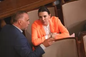 СЕМ: Министър Минеков въвежда в заблуждение обществото