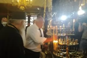 РЗИ-Кюстендил издаде акта за глоба на премиера за неносене на маска