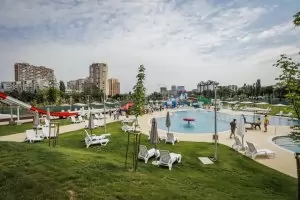 Общинският аквапарк в София отваря с доста солени цени