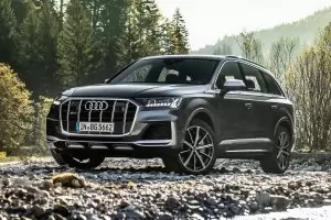 Audi смени дизела с бензин в най-мощните си SUV