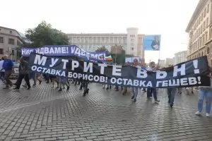 Чуждият печат пита превръща ли се Борисов в новата черна овца на ЕНП