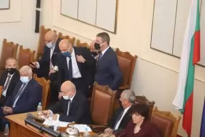 Горанов се запъна: Не виждам смисъл в оставката ми