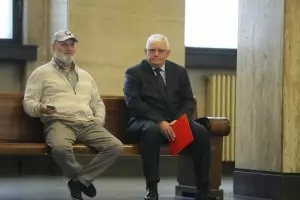 Бившият ректор на МУ-София отива на съд за незаконен прием
