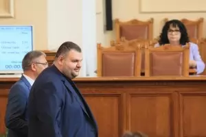 Един и същи съдия защити Пеевски и Гешев като специална тайна