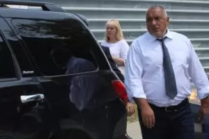 БСП отново праща Борисов и обиколките му с джипа на ЦИК