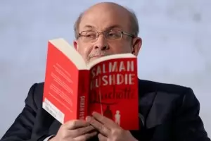 Салман Рушди: Политкоректните версии на книги будят тревога