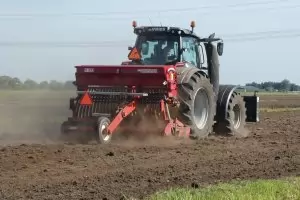 Фермери с трактори може да подсилят антиправителствените протести