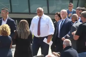 "Борисов е в глуха защита"