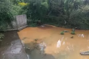 Струма потече тъмнокафява край Перник