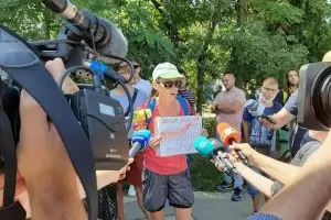 Протестиращи обкръжиха новия лъч на метрото