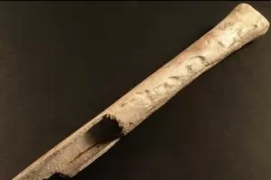 Преди 3700 г. в Англия правели свирки от кости на роднини