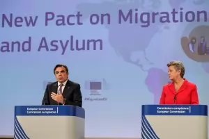 ЕК измисли задължителна, но доброволна солидарност с мигрантите