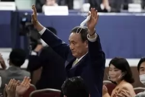 В Япония избраха наследник на премиера Абе