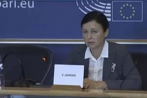 Евродепутати притиснаха остро ЕК заради България