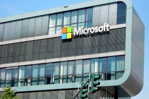 Microsoft обяви плановете си да изгради три центъра за съхранение