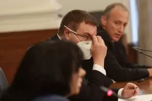 Здравният министър: До седмица ще има талони за тестове при джипитата