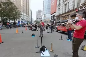 Филхармонията в Ню Йорк излезе на улицата