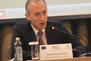МОН ще връща учениците в клас на локален принцип