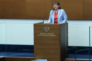 Сачева отново се провали с помощта за родители