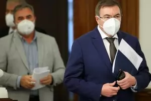 Здравният министър разпореди да се отделят чисти болници без COVID-19