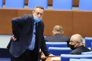 Окончателно: От 1 януари всеки втори пенсионер ще получава 300 лв.