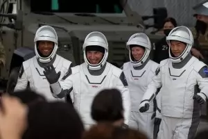 Четирима астронавти излетяха за МКС със SpaceX