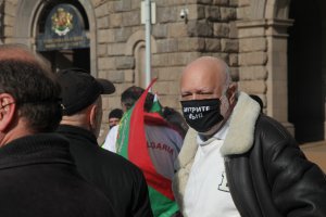 Отровното трио продължава с протестните си действия срещу премиера Бойко
