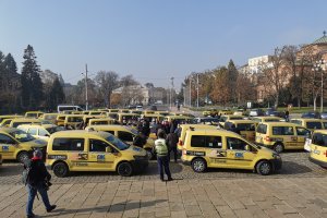 Федерацията на таксиметровите водачи и превозвачи в България обяви  че на 15