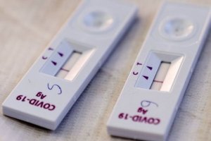 Намаляват желаещите да си правят PCR тестове за COVID 19 Хората