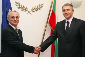 Доган тактично вдигна жълт картон на Карадайъ