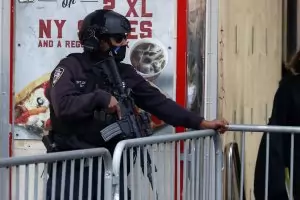 Кола се вряза в участници в демонстрация в Манхатън